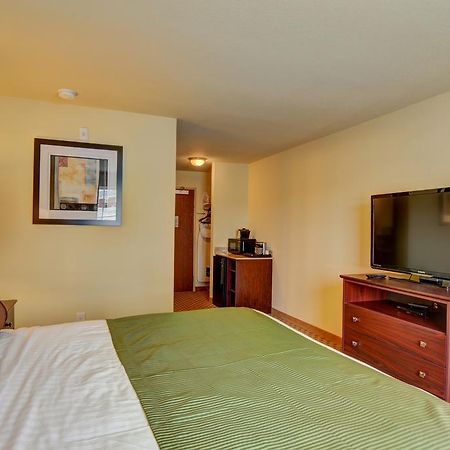 Cobblestone Hotel & Suites - Punxsutawney 외부 사진