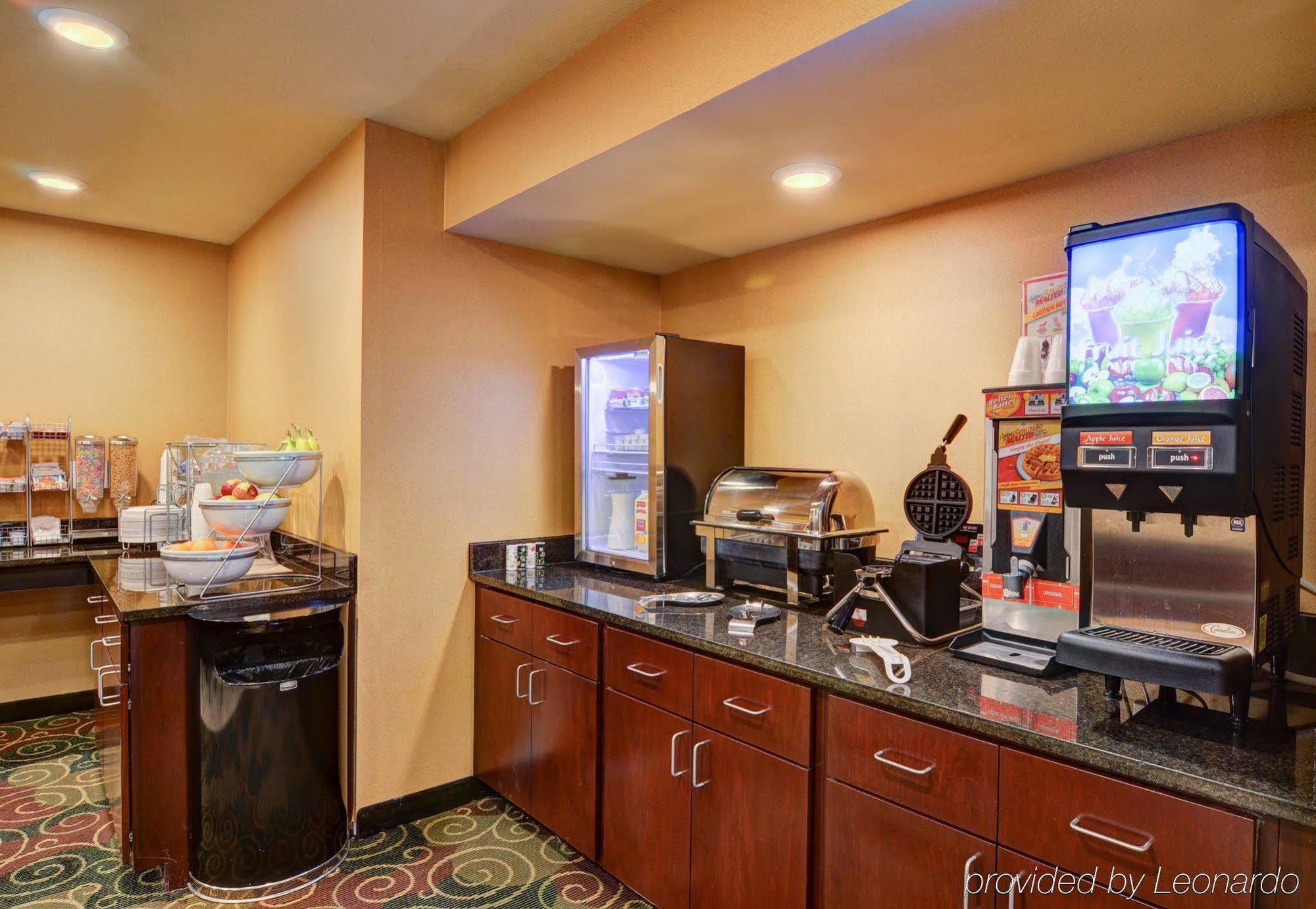 Cobblestone Hotel & Suites - Punxsutawney 외부 사진