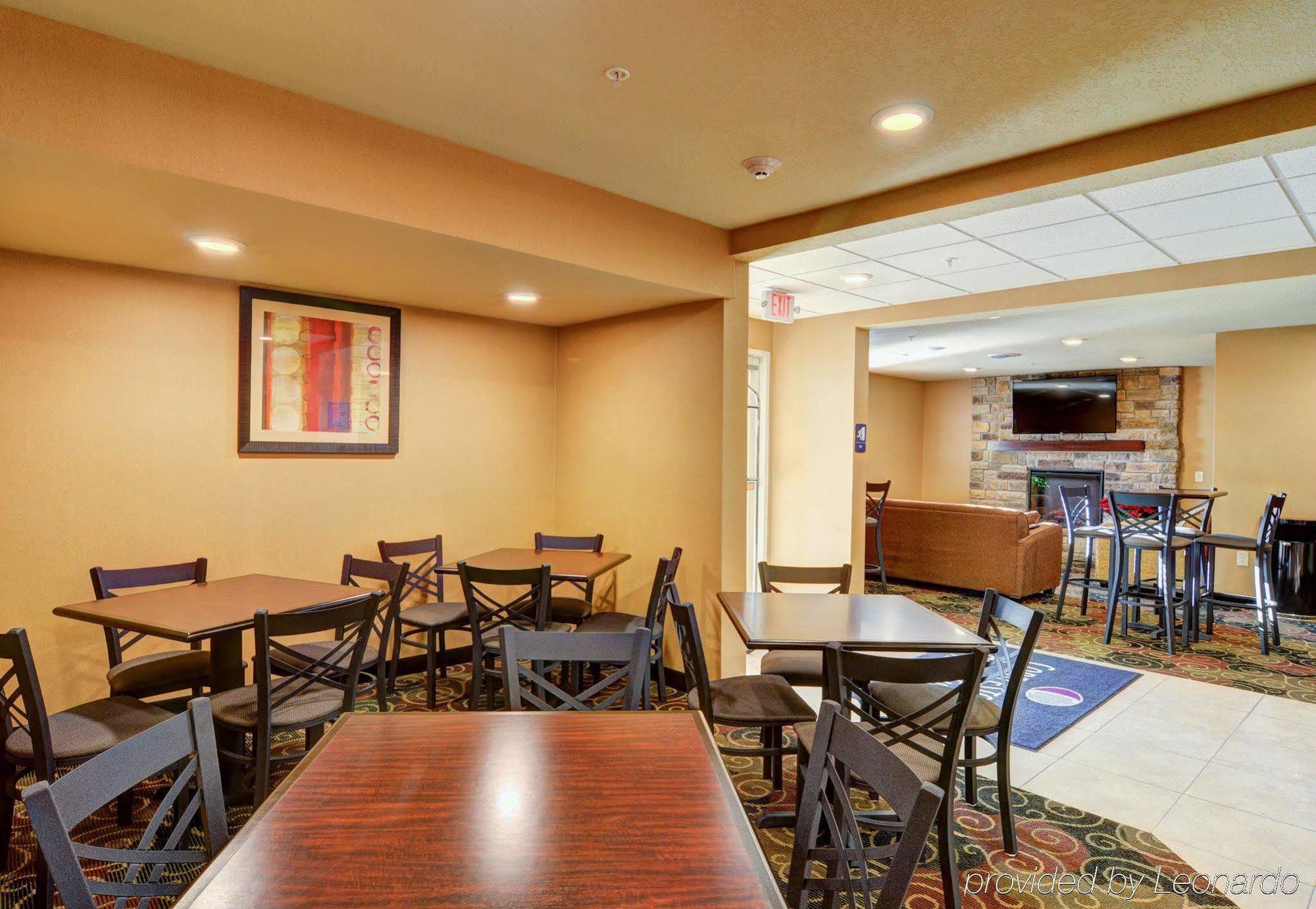 Cobblestone Hotel & Suites - Punxsutawney 외부 사진
