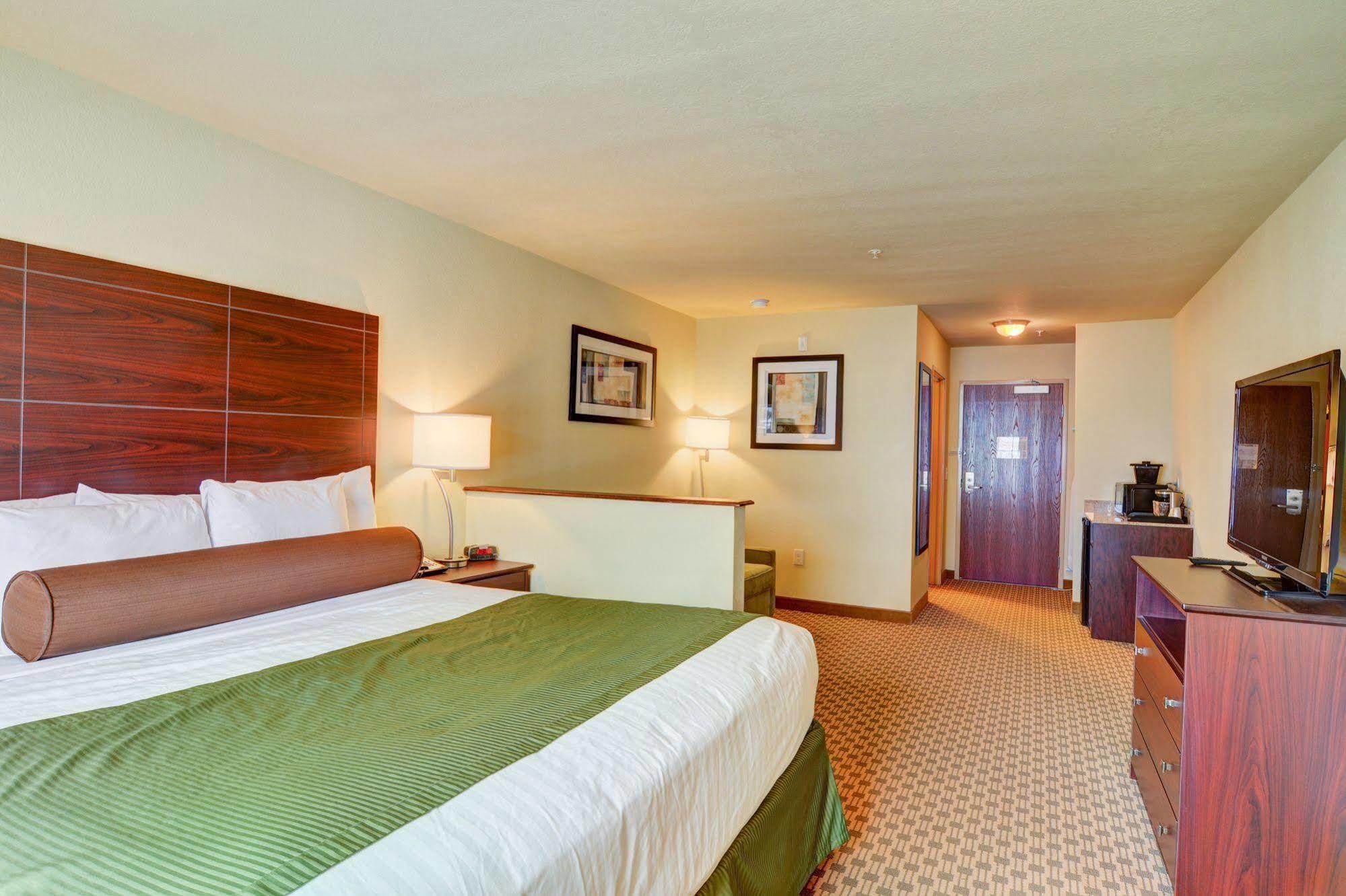 Cobblestone Hotel & Suites - Punxsutawney 외부 사진