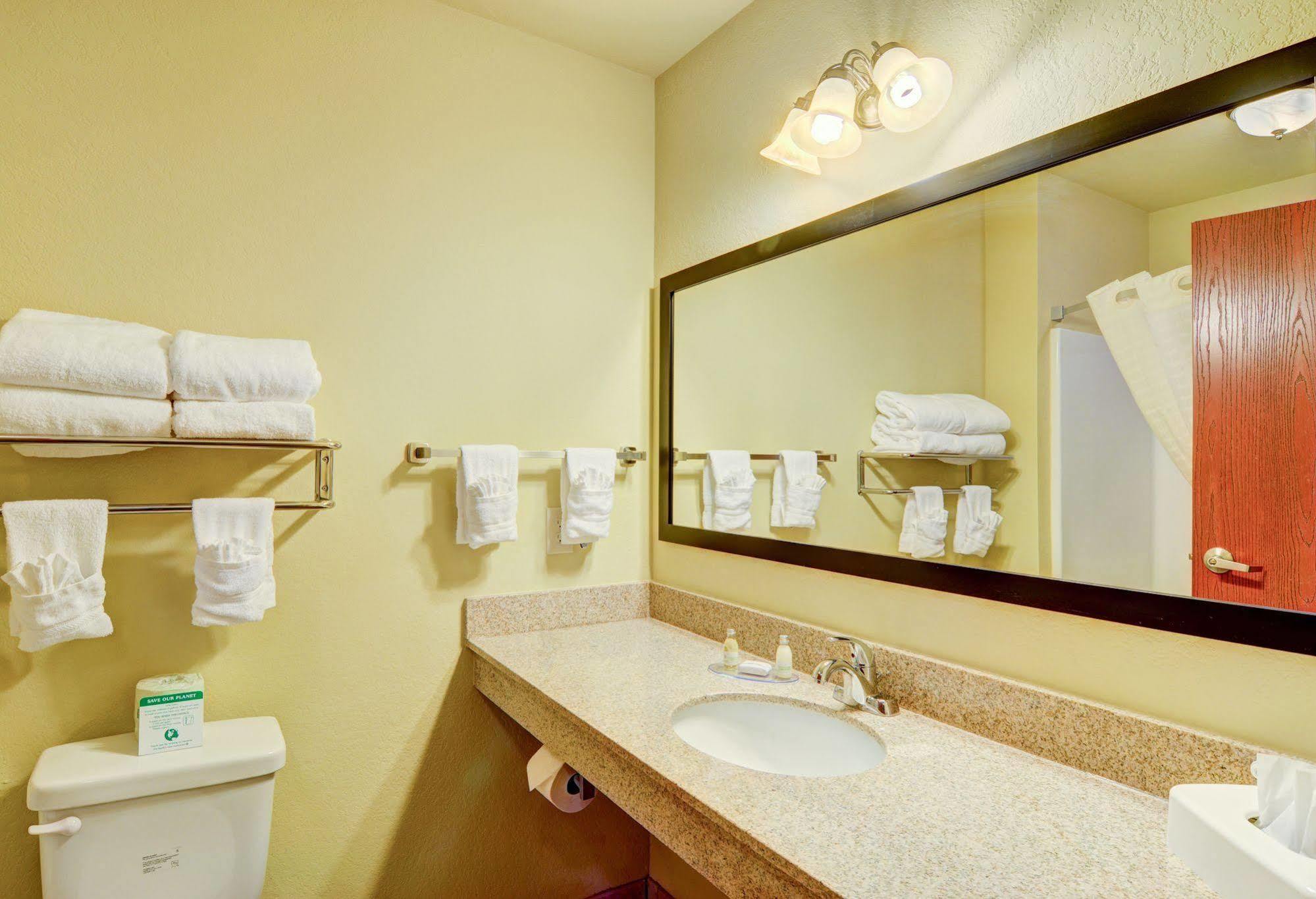 Cobblestone Hotel & Suites - Punxsutawney 외부 사진